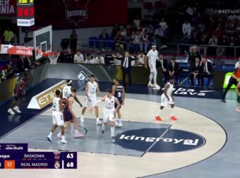 Βρήκε… αεροδιάδρομο και κάρφωσε ο Σίμονς (ΒΙΝΤΕΟ)