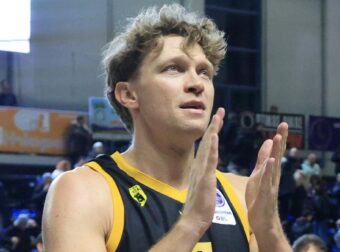 Χωρίς Κουζμίνσκας η ΑΕΚ με Άρη! Αμφίβολoς και ο Γκρέι με Μπανταλόνα