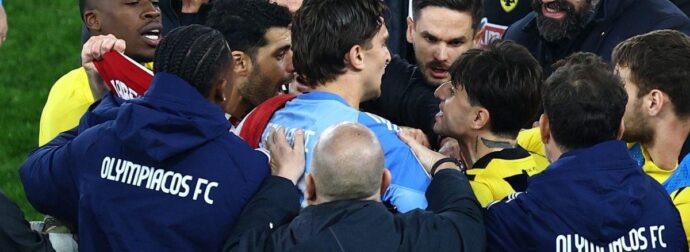 Πιάστηκαν στα χέρια Ρότα και Ταρέμι – Στο χορτάρι και ο Ηλιοπουλος (ΦΩΤΟ)