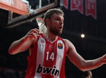 “Καμπανάκι” Βεζένκοφ: “Άλλες χρονιές τερματίζαμε πρώτοι και στο τέλος…”