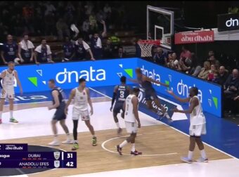 Μαγική στιγμή: Λόιντ ύψωσε και Κάι Τζόουνς κάρφωσε (ΒΙΝΤΕΟ)