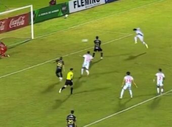 Ούτε ο… Βουτσάς τέτοιο γκολ! – Έχασε πέναλτι, αλλά σκόραρε κατά λάθος (Vid)