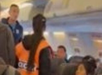 Είσαι καλά ρε άνθρωπε; – Παίκτης σε αεροπλάνο φώναξε “βόμβα” (Vid)