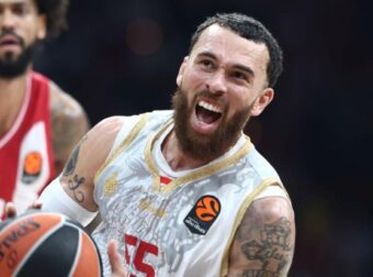 Απάντηση φωτιά Τζέιμς σε φίλο του Ολυμπιακού: “Ναι, σας σκέφτομαι συνέχεια”