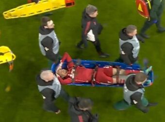 Σοκ στην Λίβερπουλ: Αποχώρησε με φορείο ο Εκιτικέ (ΒΙΝΤΕΟ)