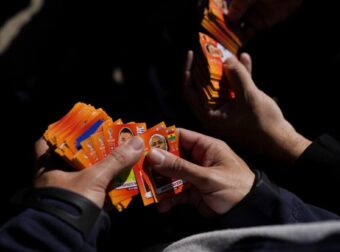 Κυκλοφορούν τα χαρτάκια για το Μουντιάλ – Απίστευτο ποσό να το συμπληρώσεις