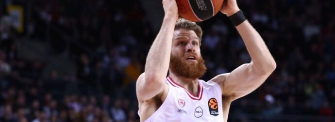 Ο Γουόκαπ… τρέλανε κόσμο με 4 τρίποντα στο 1ο δεκάλεπτο (ΒΙΝΤΕΟ)