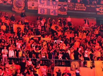 Οπαδοί της ΑΕΚ στο ξενοδοχείο μετά την ήττα από Ρίτας!
