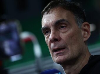 Μπαρτζώκας: «Το μπάσκετ άλλαξε, ξεπεράστε τις εμμονές – Δεν τους μιλάν καν»