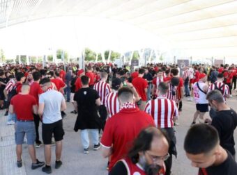 Απίστευτο! Σταμάτησαν 1500 φίλους του Ολυμπιακού γιατί έλειπαν βραχιολάκια