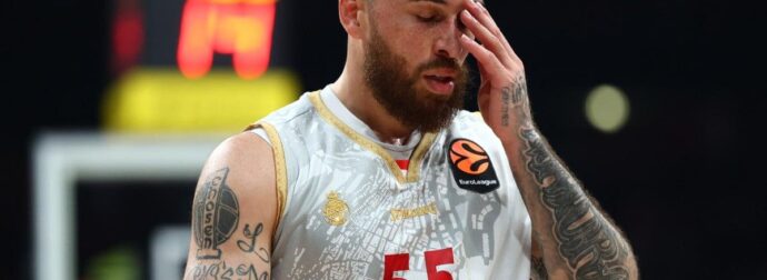 “Αντάρτικο” Μάικ Τζέιμς στη Μονακό – Βγήκε μόνος του εκτός ομάδας!