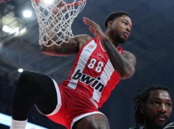 Μήνυμα Τζόουνς με… καρφάρες μετά το Final Four!