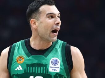 Η χειρονομία-απάντηση του Σλούκα στους οπαδούς του Ολυμπιακού στο ΣΕΦ (Vid)