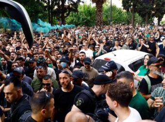 Κάλεσμα από Θ13 ενόψει 5ου τελικού: “Όλοι Κάραβελ στις 15:00”