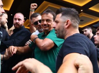 Οπαδοί του ΠΑΟ υποδέχτηκαν τους παίκτες – Στο επίκεντρο ο Αταμάν!