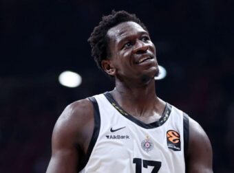 Aποχαιρέτησε την Παρτιζάν ο Μπόνγκα – Το συγκινητικό αντίο του