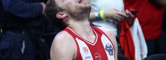 Ολυμπιακός: Αποκάλυψε την ομάδα που υποστήριζε μικρός ο Σάσα Βεζένκοφ!