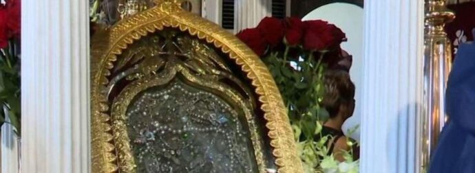 Αυτοί είναι οι επώνυμοι που έχουν βιώσει το θαύμα της Παναγίας – Δείτε φώτο