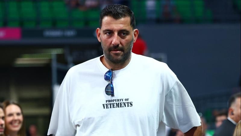 Σκληρή απάντηση Μπουρούση- Κατηγορίες για… τουρισμό και φασιστικές μεθόδους