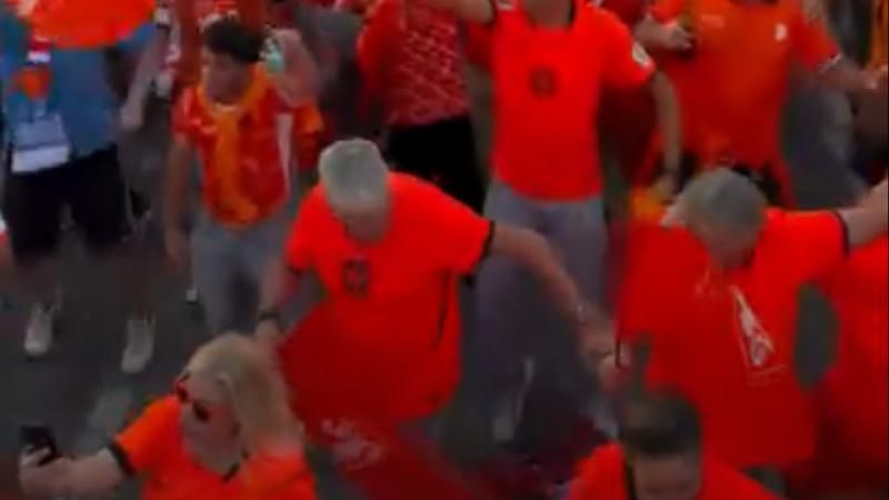 Ελλάδα-Ολλανδία: Το κέντρο της Θεσσαλονίκης ντύθηκε… πορτοκαλί! (ΒΙΝΤΕΟ)