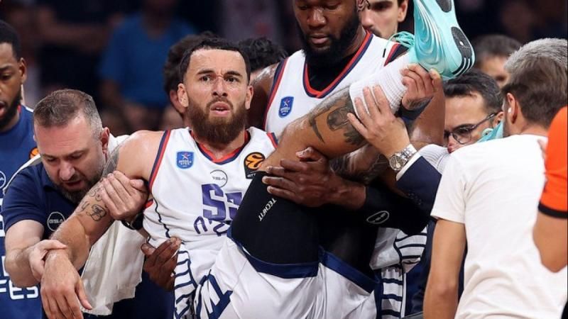ΣΟΚ με Μάικ Τζέιμς, πολύ σοβαρός ο τραυματισμός του! (ΒΙΝΤΕΟ)
