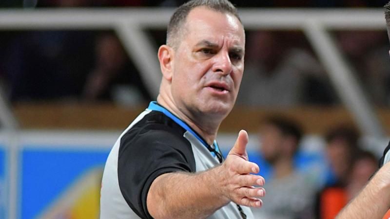 Ο Αμπρόσοφ σπάει τη σιωπή του: «Μίλησα 12 λεπτά με τον Κορομηλά»
